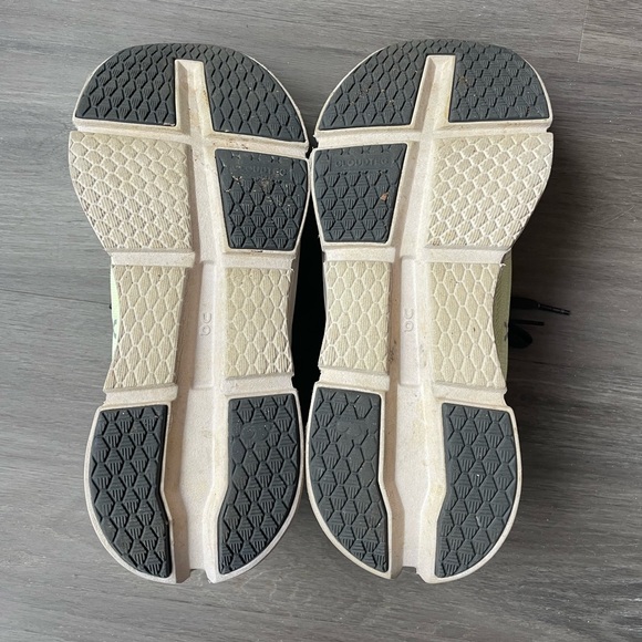 On CloudGo, size 10, hay and sand color - Picture 6 of 8